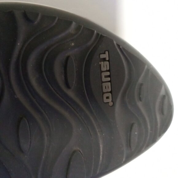 SHOES BLACK PUMPS BY TSUBO - WORN ONCE - SIZE 7 - Picture 5 of 9